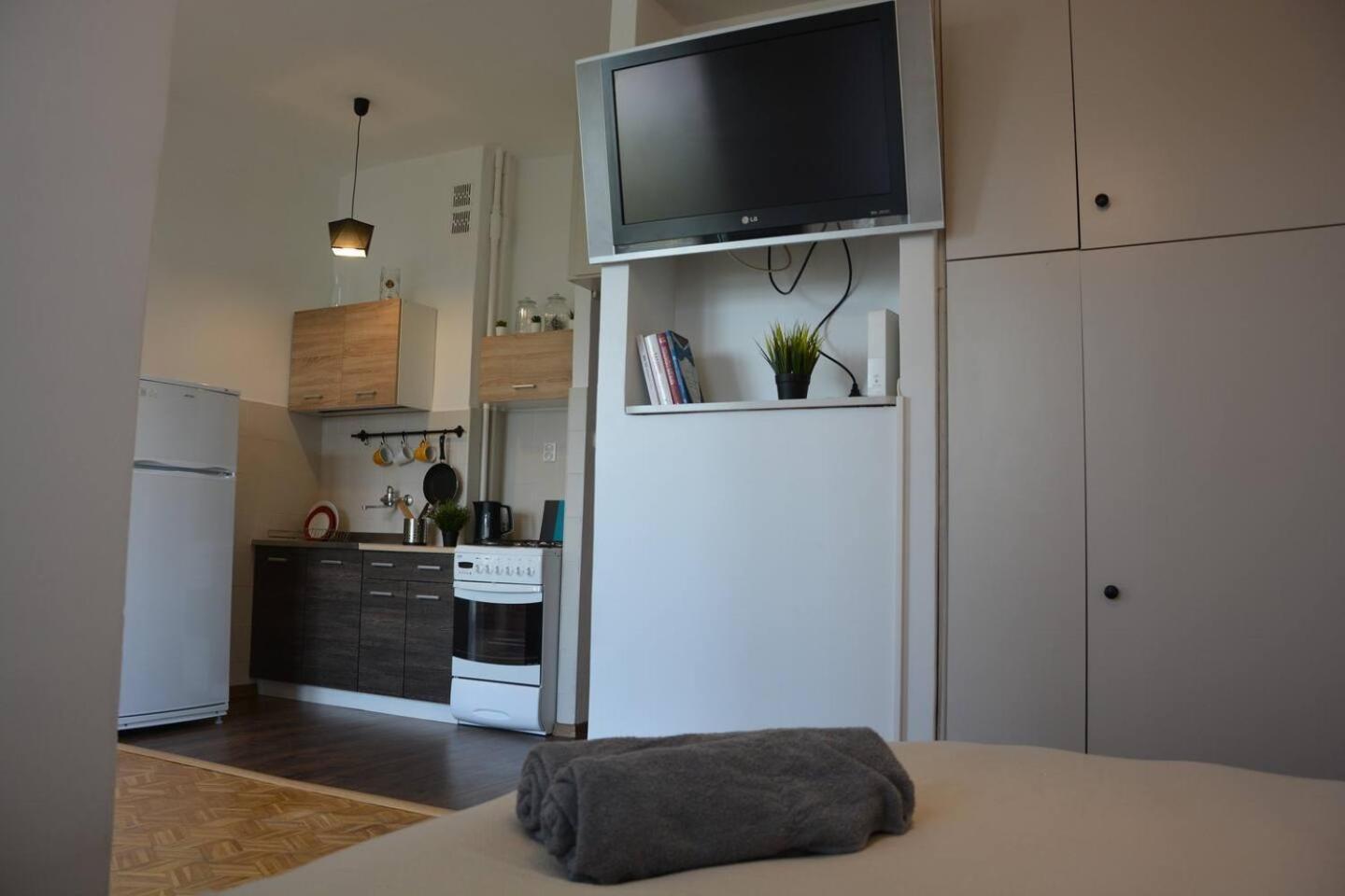 Ohmyhome - Sunny Apartment In City Center Varsovia Exterior foto