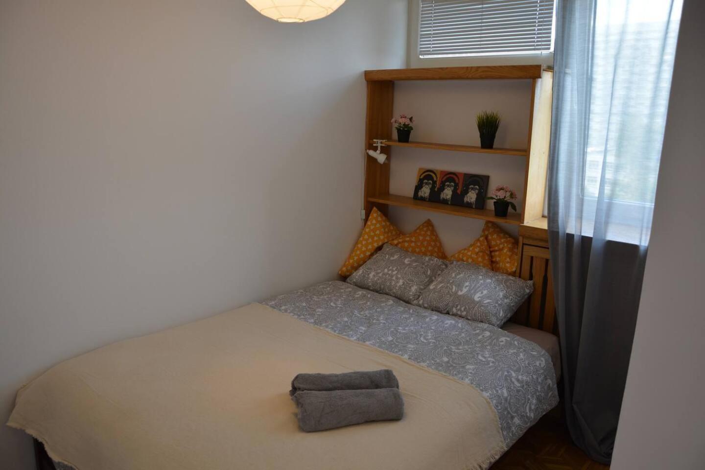 Ohmyhome - Sunny Apartment In City Center Varsovia Exterior foto