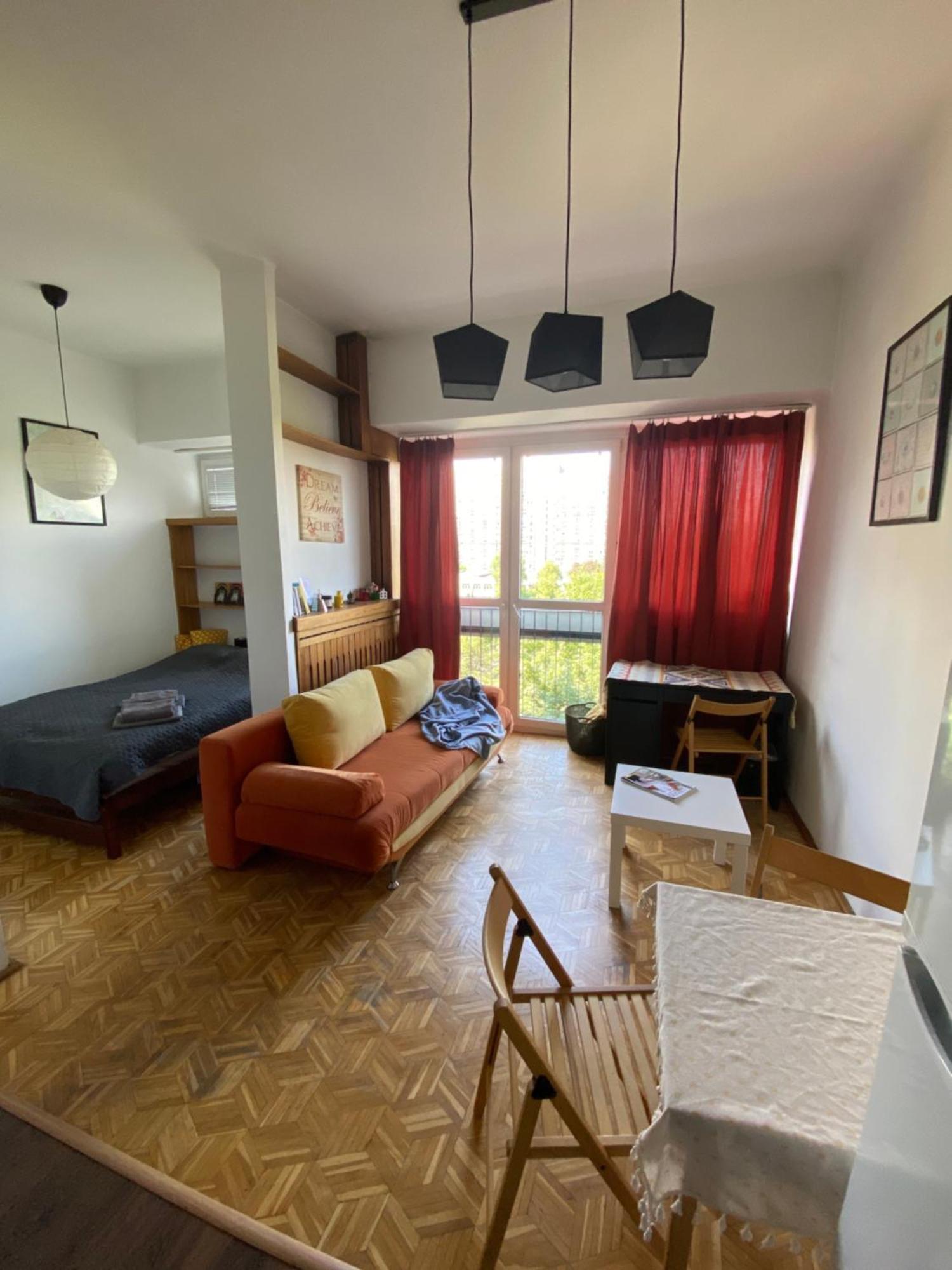 Ohmyhome - Sunny Apartment In City Center Varsovia Exterior foto
